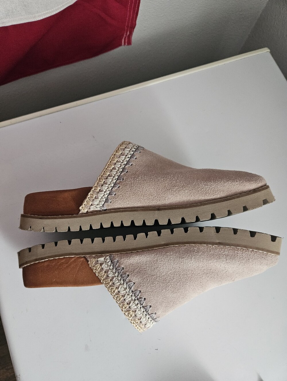 The Sak Bolinas Lug Sole Clog Size 9 Suede Seminyak Sand